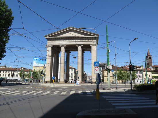 Puerta Ticinese